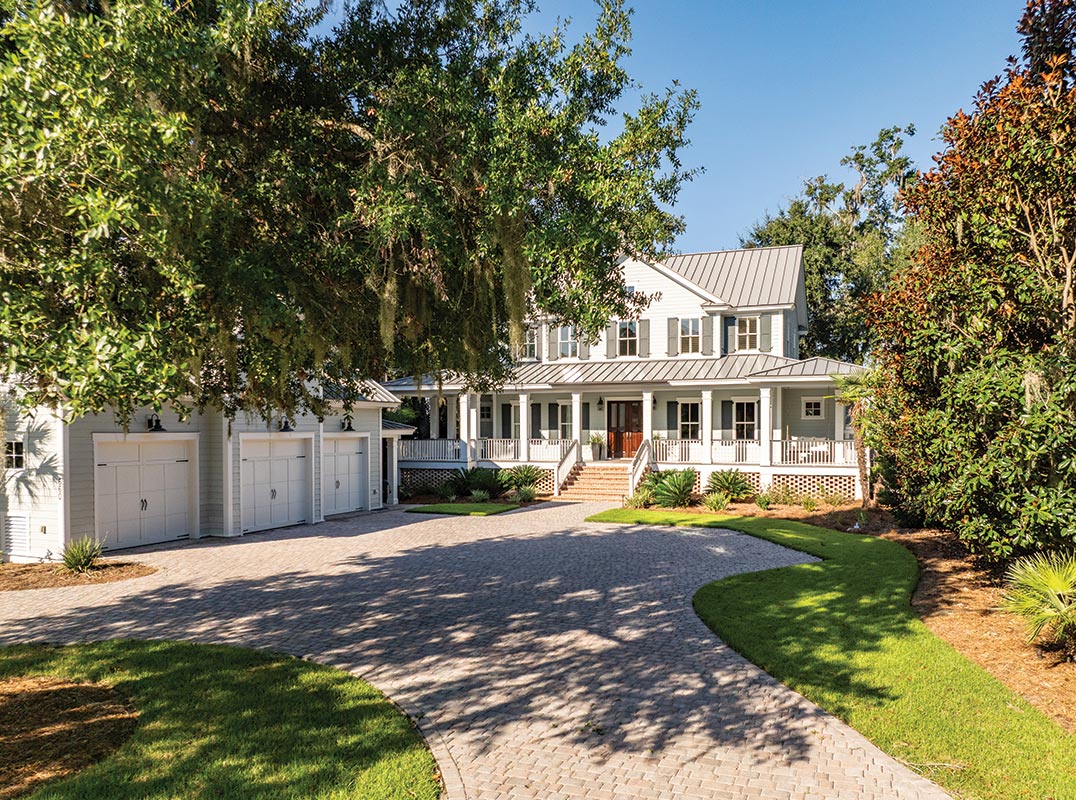 Beautiful Deepwater home in the Premier Waterfront Community of Distant Island 